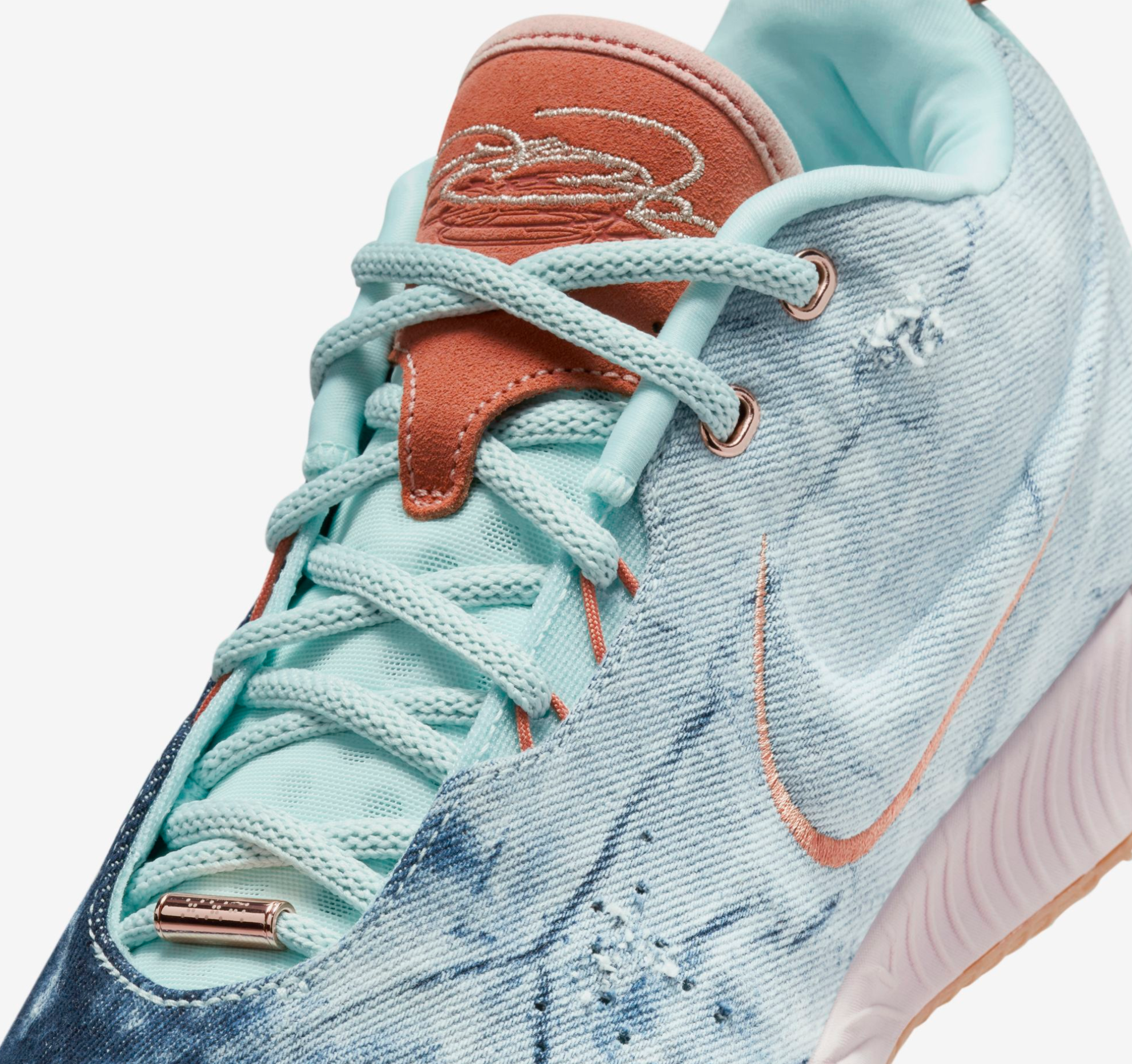 Lebron 21 Aragonite Jade Ice Blue