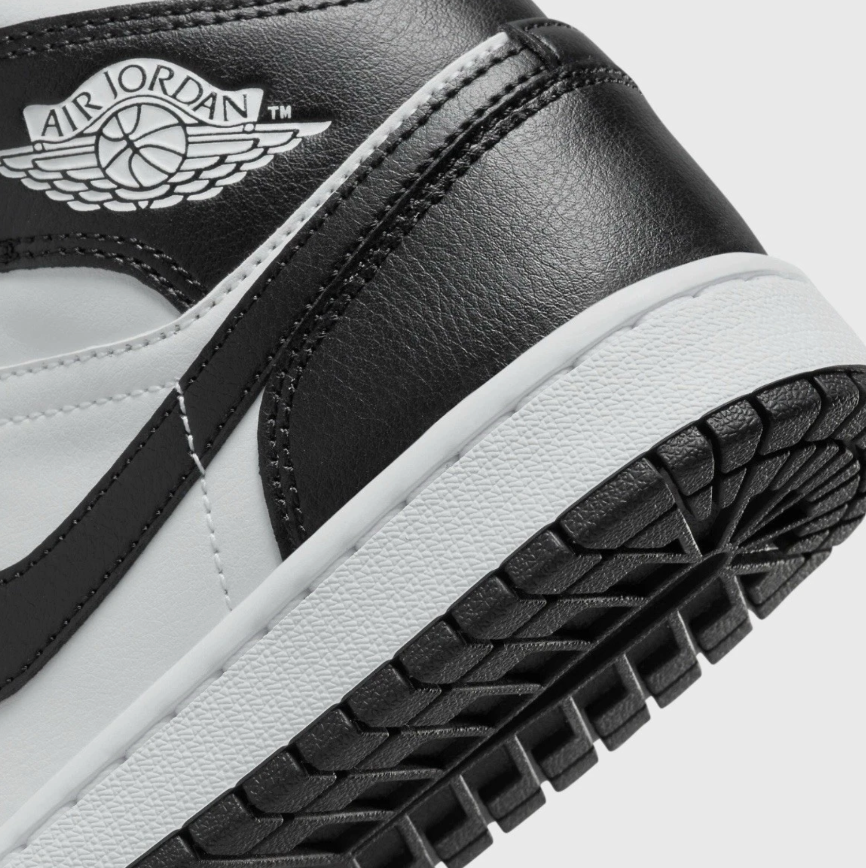 Air Jordan Mid Panda