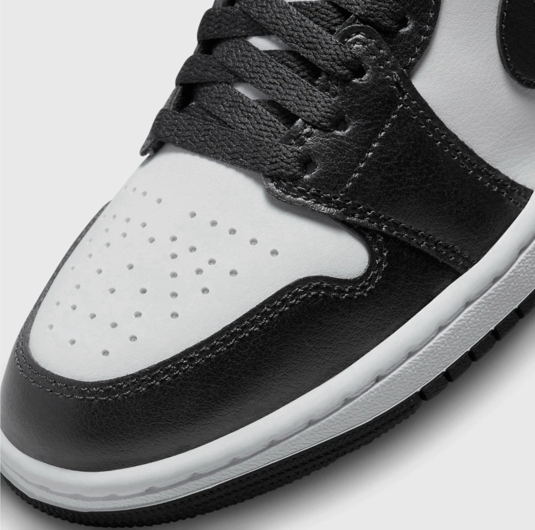 Air Jordan Mid Panda